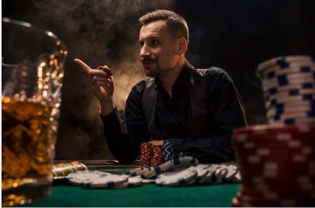 למה פוקר הפרלמנט צובר פופולריות בקרב ישראלים?