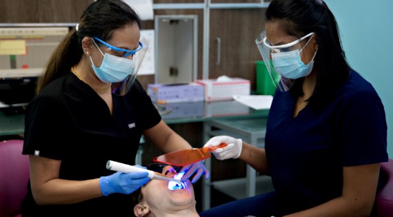 Family Dentist In Milton Keynes: How To Keep Your Family’s Teeth Healthy Year-Round